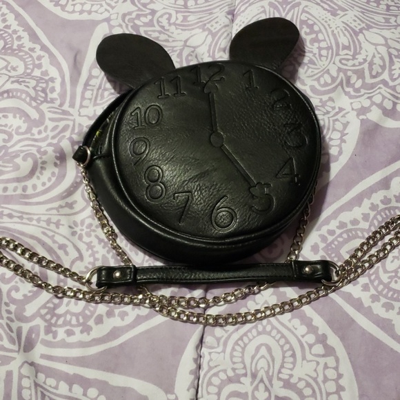 Hot Topic Handbags - Alice in Wonderland Crossbody Purse
